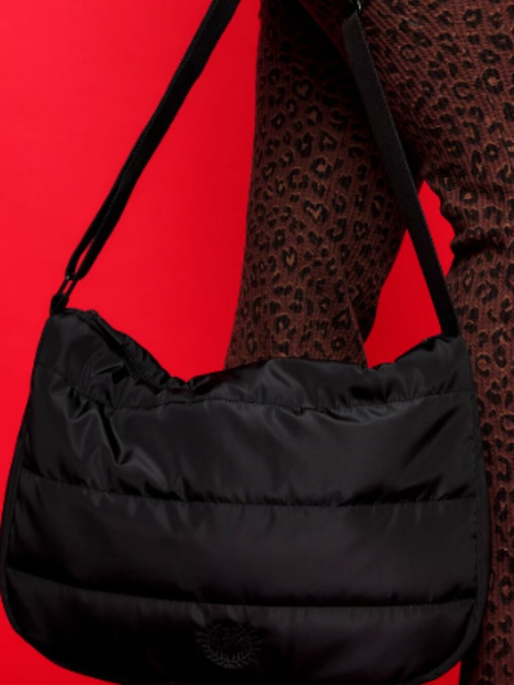 NWT Victoria's Secret Large quilted puffer crossbody bag (Black) - Picture 3 of 11